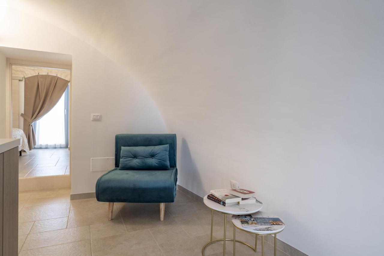 Suite La Scala Del Borgo تْشيستيرنِنو المظهر الخارجي الصورة